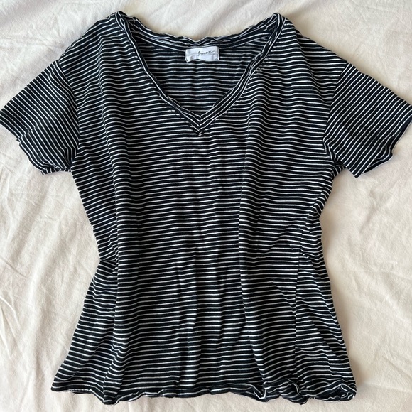 Carly Jean Los Angeles Black and White Striped Tee - Picture 1 of 3